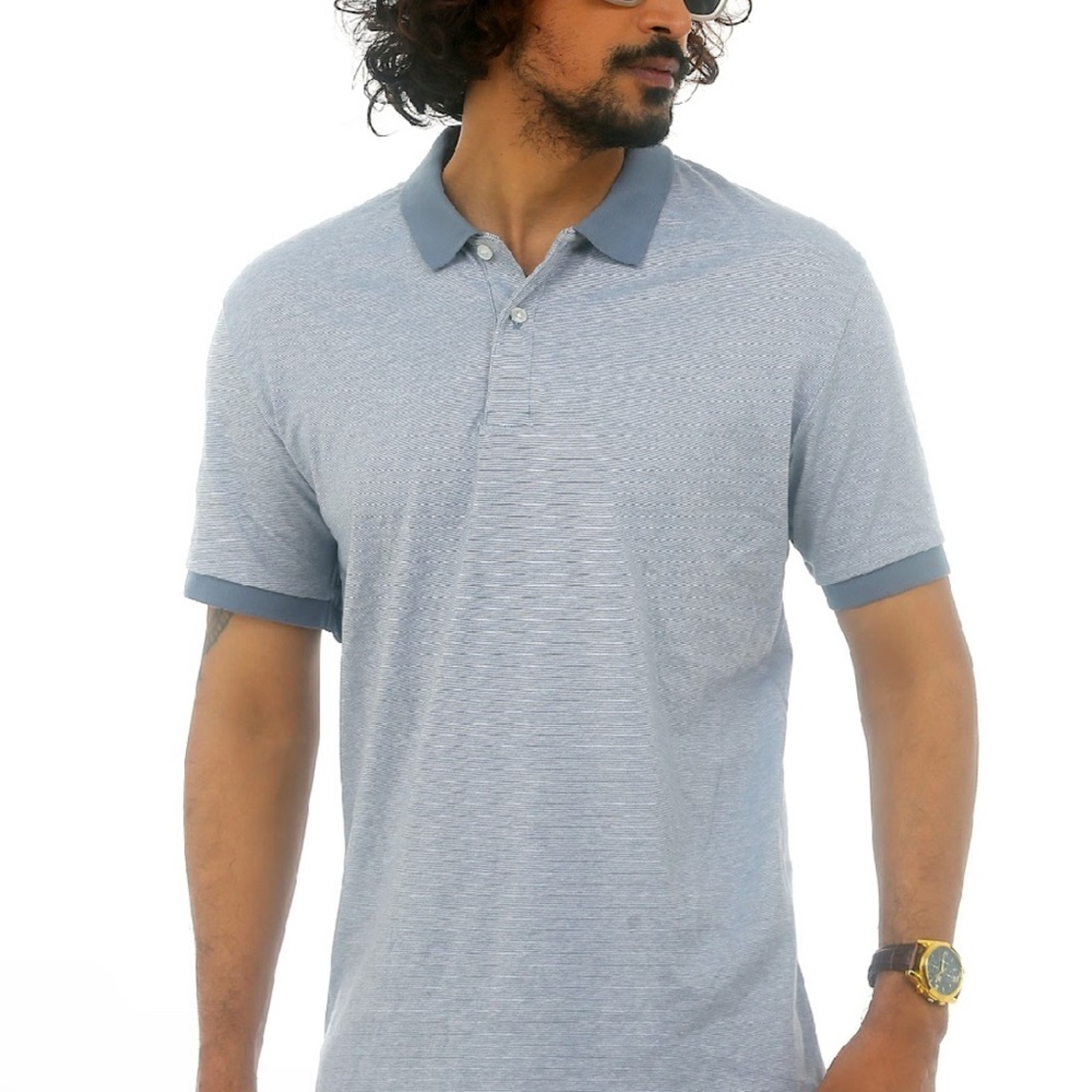 Classic Blue Polo Shirt with Textured Fabric and Short Sleeves